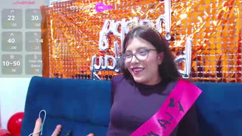 Snapshot of _lucysmith chatting on February 22, 3:56 am Lucy online show from February 22, 3:56 am