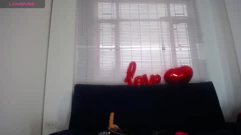 Snapshot of _lucysmith chatting on March 11, 11:01 am Lucy online show from March 11, 11:01 am