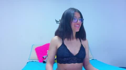 Snapshot of _lucysmith chatting on October 21, 3:18 am Lucy online show from October 21, 3:18 am