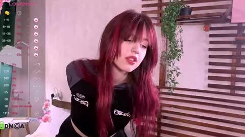 _lucystars online show from November 17, 2:23 pm