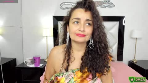  luna  sweet  online show from January 16, 9:37 am