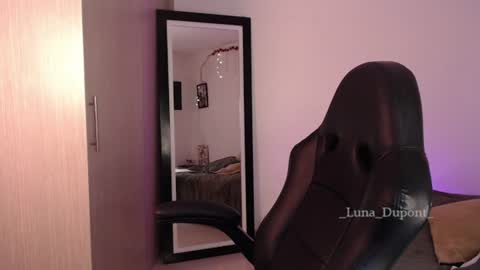 Snapshot of _luna_dupont_ chatting on July 31, 2:38 pm Luna online show from July 31, 2:38 pm