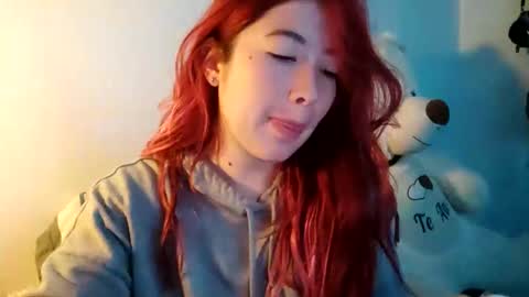 Snapshot of _lunaa__ chatting on February 4, 2:17 am _lunaa__ online show from February 4, 2:17 am
