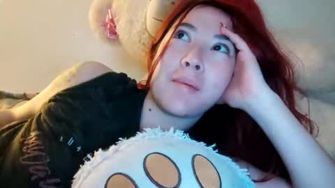 Snapshot of _lunaa__ chatting on February 12, 4:44 am _lunaa__ online show from February 12, 4:44 am