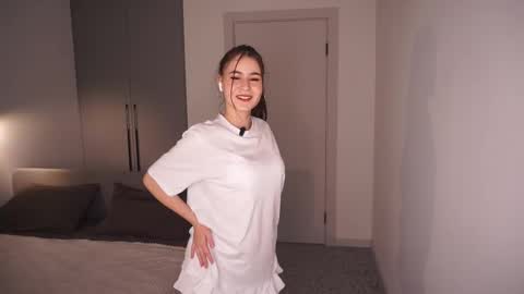 Luna online show from February 20, 6:41 pm