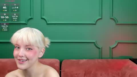 _luny_ online show from June 13, 7:50 am
