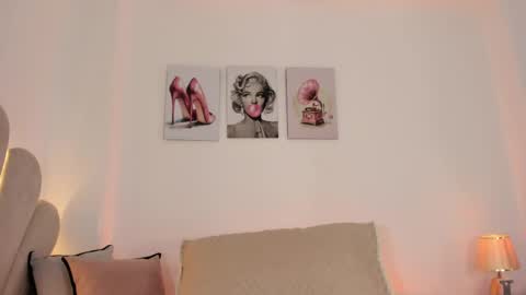 Snapshot of _luuciana_ chatting on April 16, 3:40 am _luuciana_ online show from April 16, 3:40 am