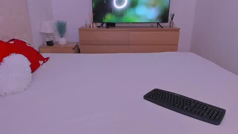 Lynna online show from January 27, 10:49 pm