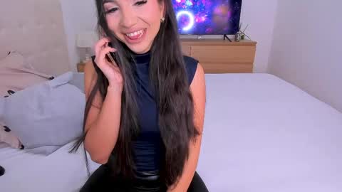 Snapshot of _lyna chatting on April 23, 9:17 pm Lynna online show from April 23, 9:17 pm