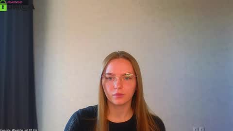 Snapshot of _lysafeta_ chatting on September 12, 10:04 am Welcome guys Pleasure to see you all here My name is Lysafeta and MichaelaTip menu is active Private is open online show from September 12, 10:04 am