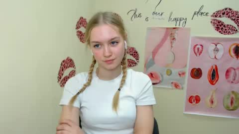 Clara online show from December 7, 8:55 am
