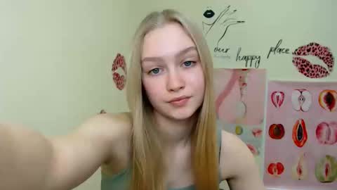 Clara online show from March 5, 3:18 pm
