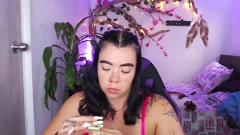 Snapshot of _marcela_wi chatting on May 6, 10:15 pm Marce online show from May 6, 10:15 pm