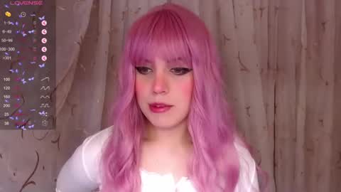 Snapshot of _marcelline_ chatting on December 15, 10:50 am Kira online show from December 15, 10:50 am