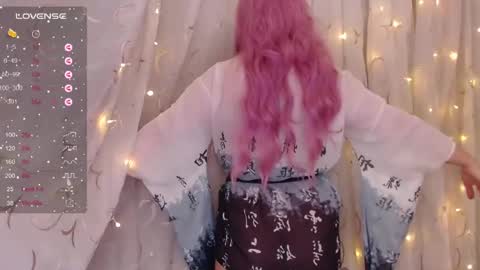 Snapshot of _marcelline_ chatting on January 7, 11:48 am Kira online show from January 7, 11:48 am