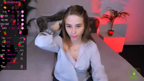 Snapshot of _mari_clark chatting on December 28, 10:02 pm Eva online show from December 28, 10:02 pm