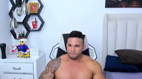 _matthew_santos_ online show from February 12, 11:41 pm