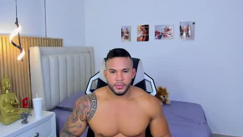 Snapshot of _matthew_santos_ chatting on April 1, 1:39 am _matthew_santos_ online show from April 1, 1:39 am