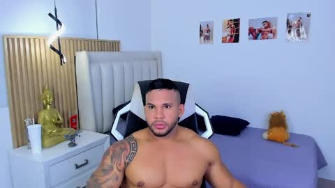 Snapshot of _matthew_santos_ chatting on April 9, 12:54 am _matthew_santos_ online show from April 9, 12:54 am