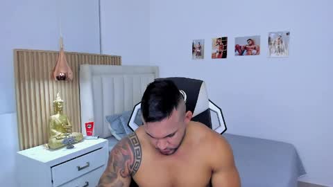 Snapshot of _matthew_santos_ chatting on April 22, 1:08 am _matthew_santos_ online show from April 22, 1:08 am