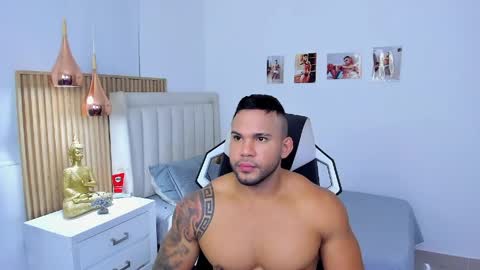 Snapshot of _matthew_santos_ chatting on April 23, 1:40 am _matthew_santos_ online show from April 23, 1:40 am