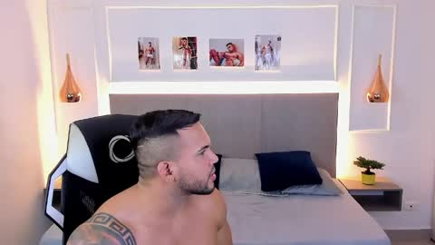 Snapshot of _matthew_santos_ chatting on May 17, 1:25 am _matthew_santos_ online show from May 17, 1:25 am