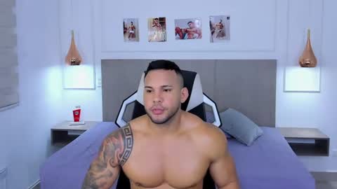_matthew_santos_ online show from August 5, 11:06 pm