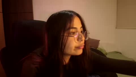 max and abby online show from June 5, 1:01 am