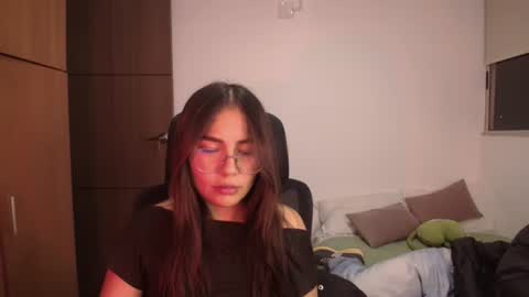 max and abby online show from June 14, 3:08 am