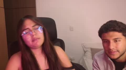 max and abby online show from June 17, 2:03 am