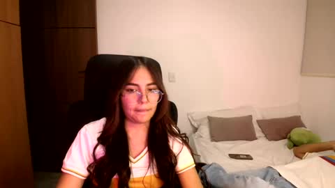 max and abby online show from June 17, 11:16 pm