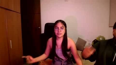 max and abby online show from June 25, 1:49 am