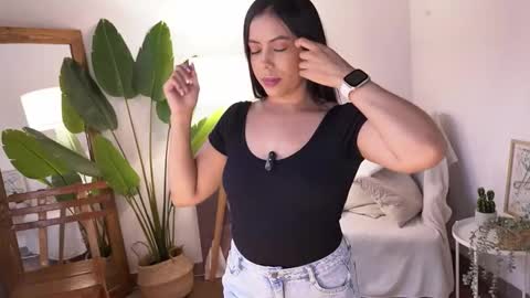 Snapshot of _megaan__ chatting on November 4, 7:35 pm Megan online show from November 4, 7:35 pm