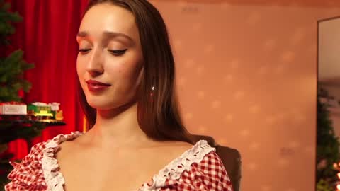 Snapshot of _meganmeow_ chatting on December 7, 10:06 pm Saturday - start 2030-2130 GMT online show from December 7, 10:06 pm