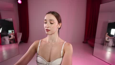 Snapshot of _meganmeow_ chatting on June 5, 8:36 pm Saturday - start 2030-2130 GMT online show from June 5, 8:36 pm