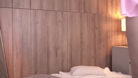     online show from September 30, 6:46 pm