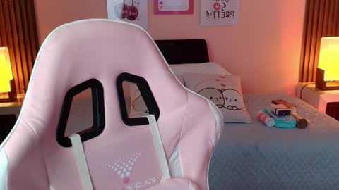 Meli online show from December 1, 7:30 pm