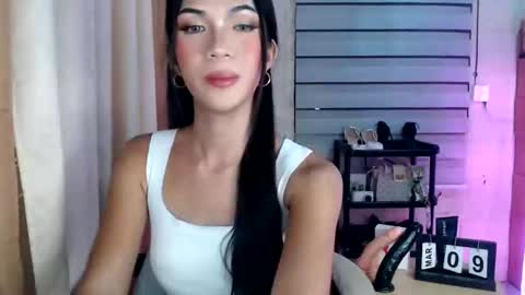 Snapshot of _mellyxxx chatting on March 9, 12:09 pm Melly online show from March 9, 12:09 pm