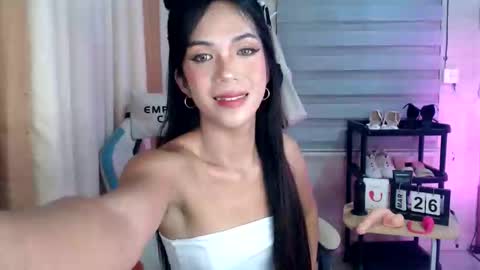 Snapshot of _mellyxxx chatting on March 26, 11:05 am Melly online show from March 26, 11:05 am