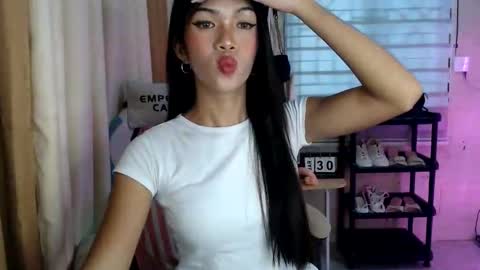 Snapshot of _mellyxxx chatting on March 30, 7:42 am Melly online show from March 30, 7:42 am