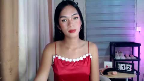Snapshot of _mellyxxx chatting on April 12, 11:37 am Melly online show from April 12, 11:37 am