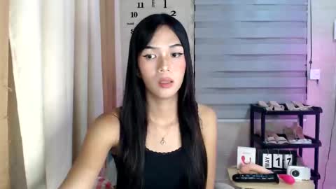 Snapshot of _mellyxxx chatting on May 18, 11:16 am Melly online show from May 18, 11:16 am