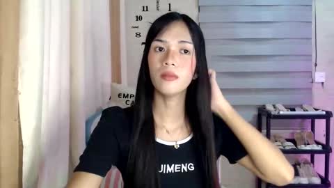 Snapshot of _mellyxxx chatting on May 19, 10:54 am Melly online show from May 19, 10:54 am