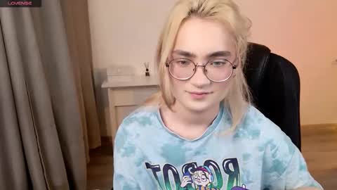 Snapshot of _meow_neko_ chatting on March 15, 7:20 pm _meow_neko_ online show from March 15, 7:20 pm