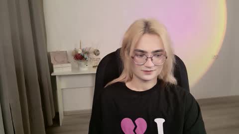 Snapshot of _meow_neko_ chatting on March 27, 1:00 am _meow_neko_ online show from March 27, 1:00 am