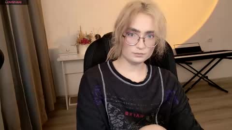 Snapshot of _meow_neko_ chatting on May 4, 5:58 am _meow_neko_ online show from May 4, 5:58 am
