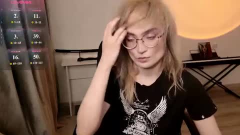 Snapshot of _meow_neko_ chatting on August 2, 9:30 am _meow_neko_ online show from August 2, 9:30 am
