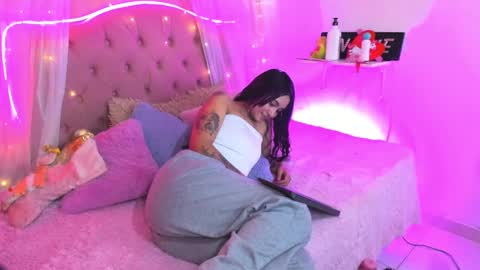Mia online show from February 20, 10:48 pm