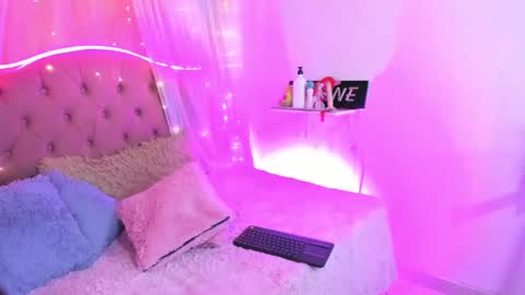 Mia online show from February 22, 10:42 pm