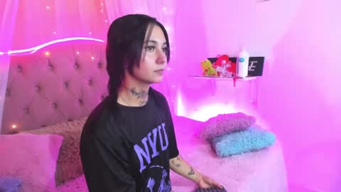 Mia online show from March 6, 2:30 am